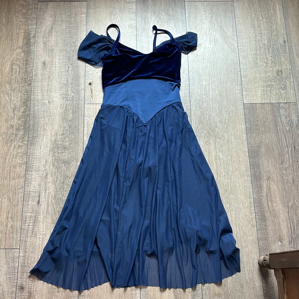 Weissman Small Adult Long Blue Velvet Ballet/Lyrical Costume w/ Pearl Hair Piece